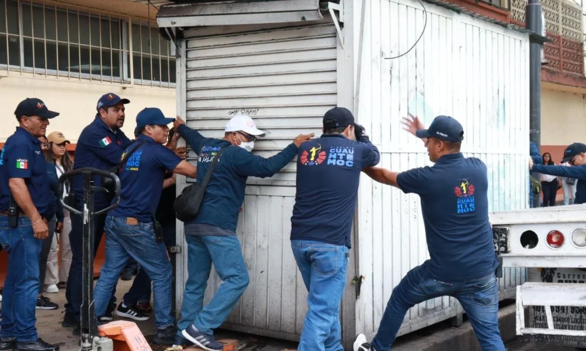 La titular de la demarcación indicó que se efectuaron 492 acciones para la recuperación del espacio público con el retiro de enseres y andamios.
