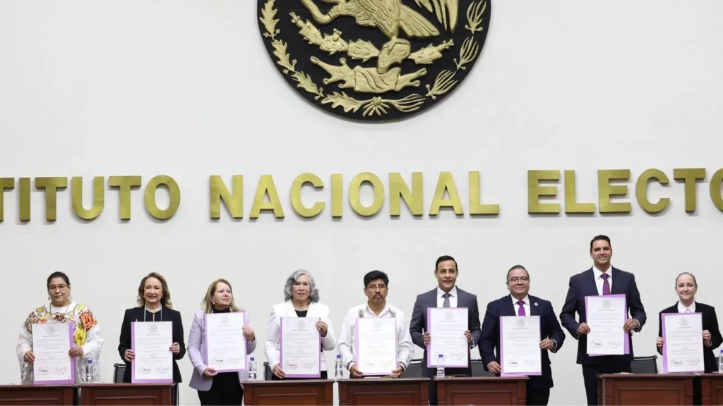 Annterior entrega de constancias de la elección judicial
