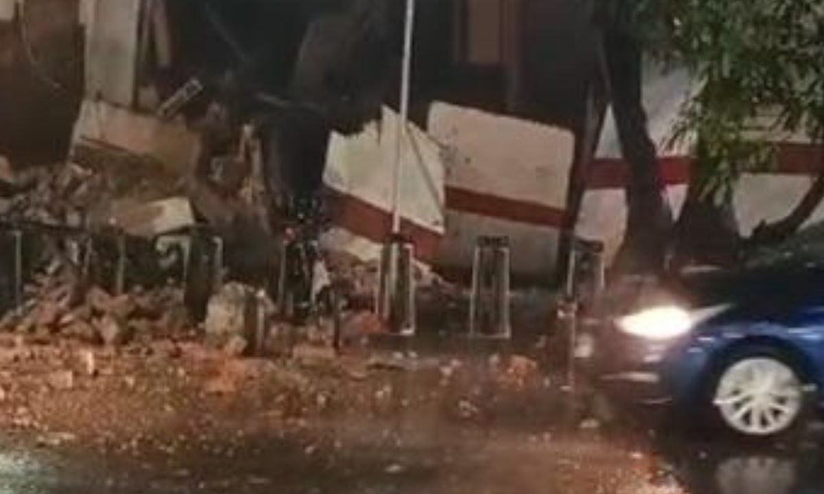 Se desploma barda de un edificio en presunto abandono en la colonia Roma Norte, CDMX.