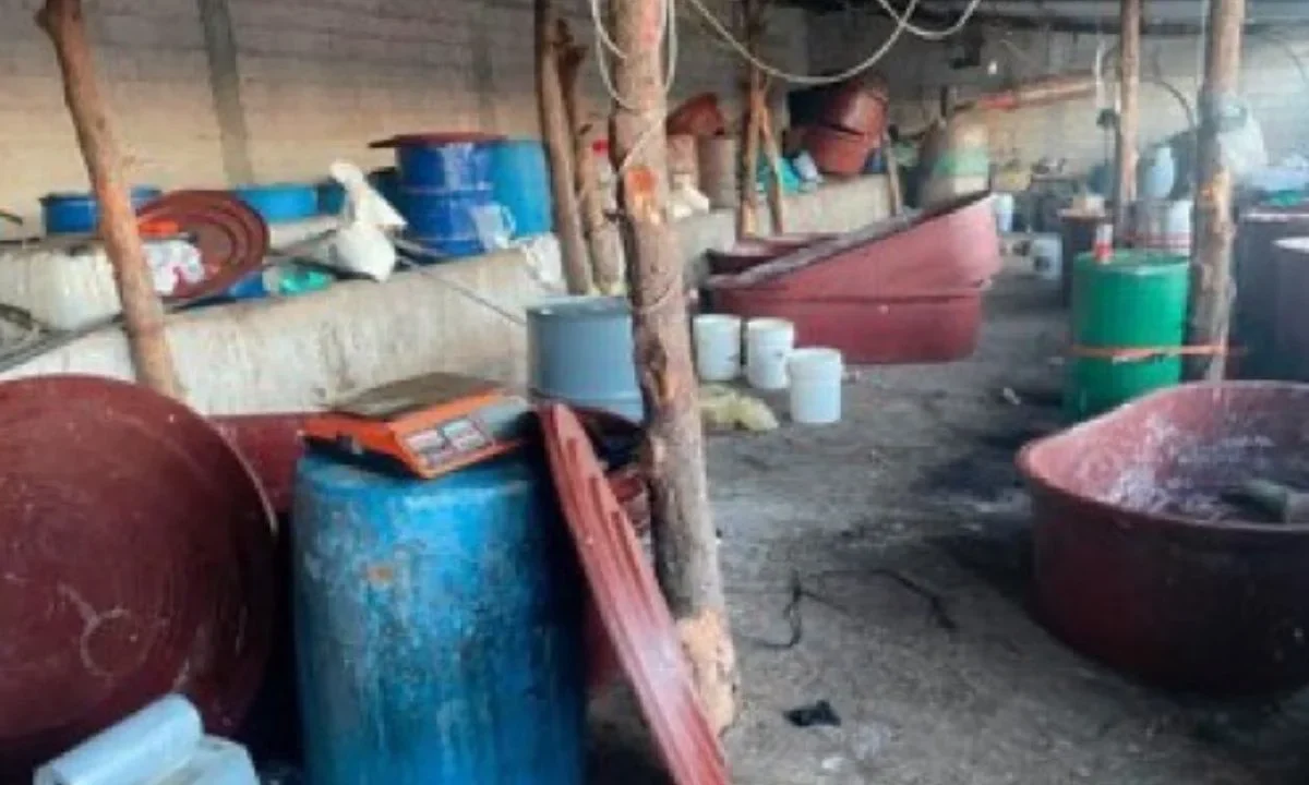 Destruyen "narco laboratorio" con valor de más de 2 mil millones de pesos en Puebla.