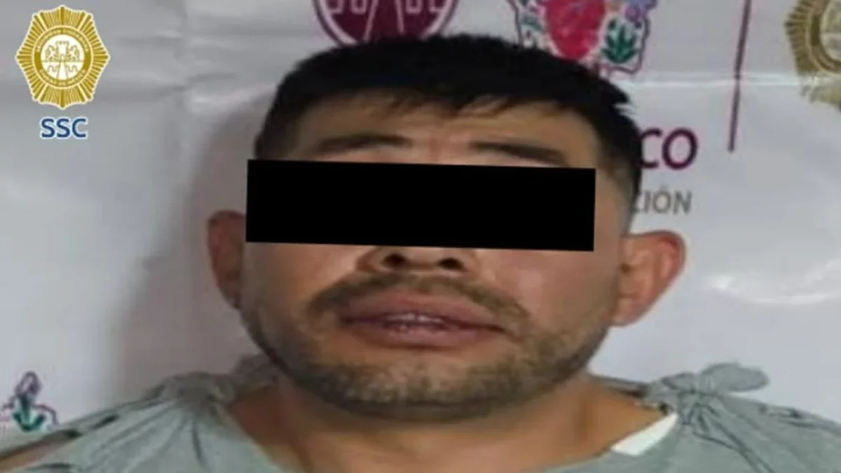Policías de la SSC de la CDMX detuvieron a Alejandro "N", "El Macetas", presunto miembro de la Unión Tepito dedicado a la venta de droga.