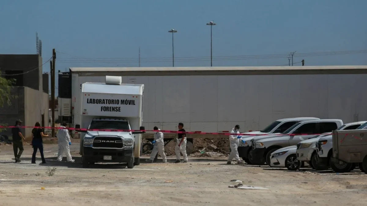 Tras cinco horas de audiencia inicial un juez ordenó prisión preventiva para José Luis A.C y Facundo M R. propietario y empleado del crematorio Plenitud de Ciudad Juárez, respectivamente, señalados por el delito de Inhumación, Exhumación y Respeto a los Cadáveres o Restos Humanos, confirmó la Fiscalía de Chihuahua.