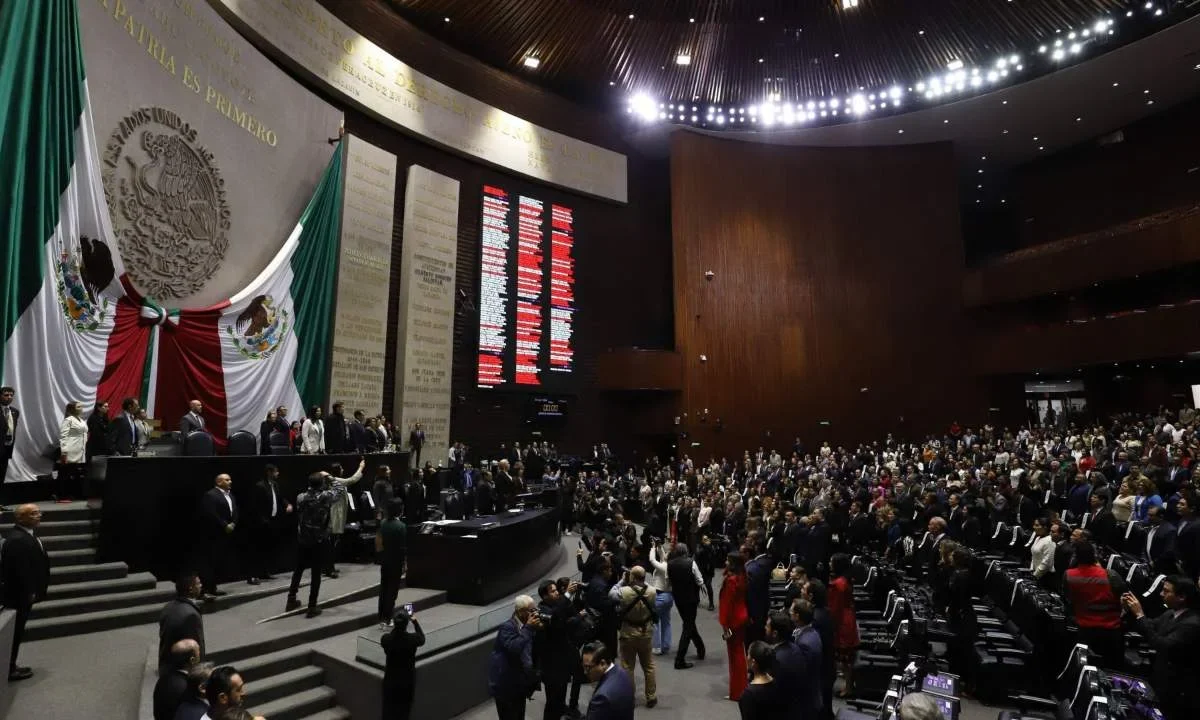 Diputados aprueban reforma antilavado; oposición advierte vigilancia excesiva y control político.