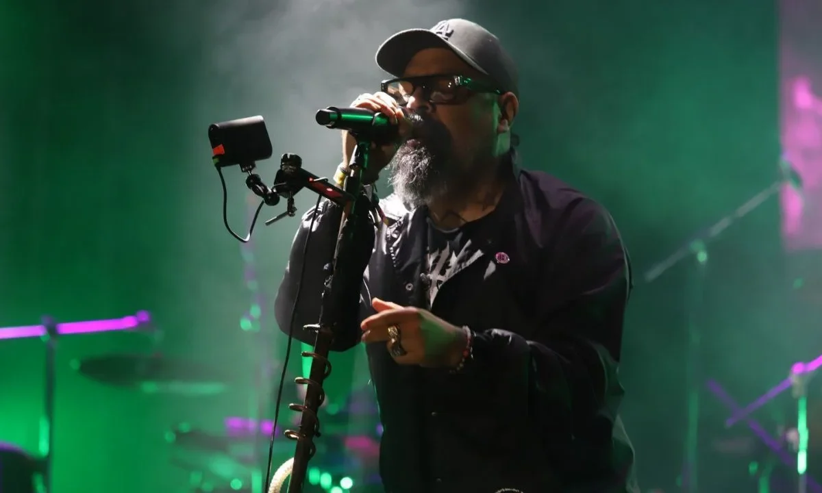 El vocalista de Panteón Rococó, Dr. Shenka, sufrió un posible preinfarto, por lo que el grupo canceló su presentación en San Juan del Río.