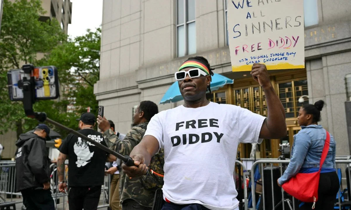 Como la prensa, los creadores de contenido solo pueden entrar al juicio de Sean “Diddy” Combs con pluma y papel.