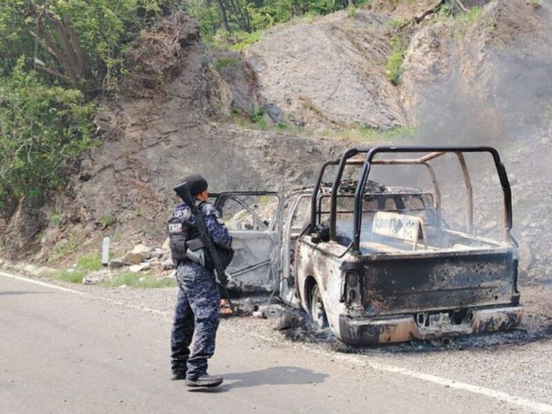 Emboscada deja 5 policías calcinados, en Chiapas