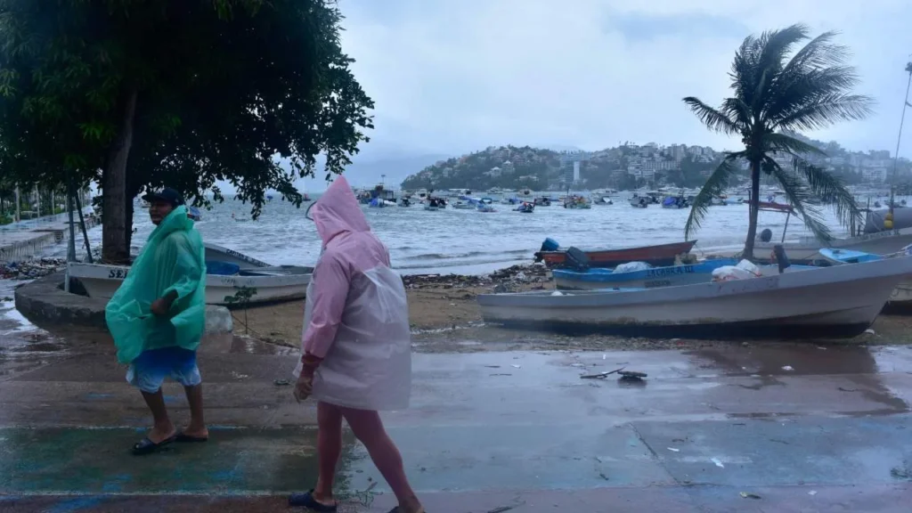 Emiten alerta roja por arribo de Erick en Guerrero y Oaxaca. Noticias en tiempo real