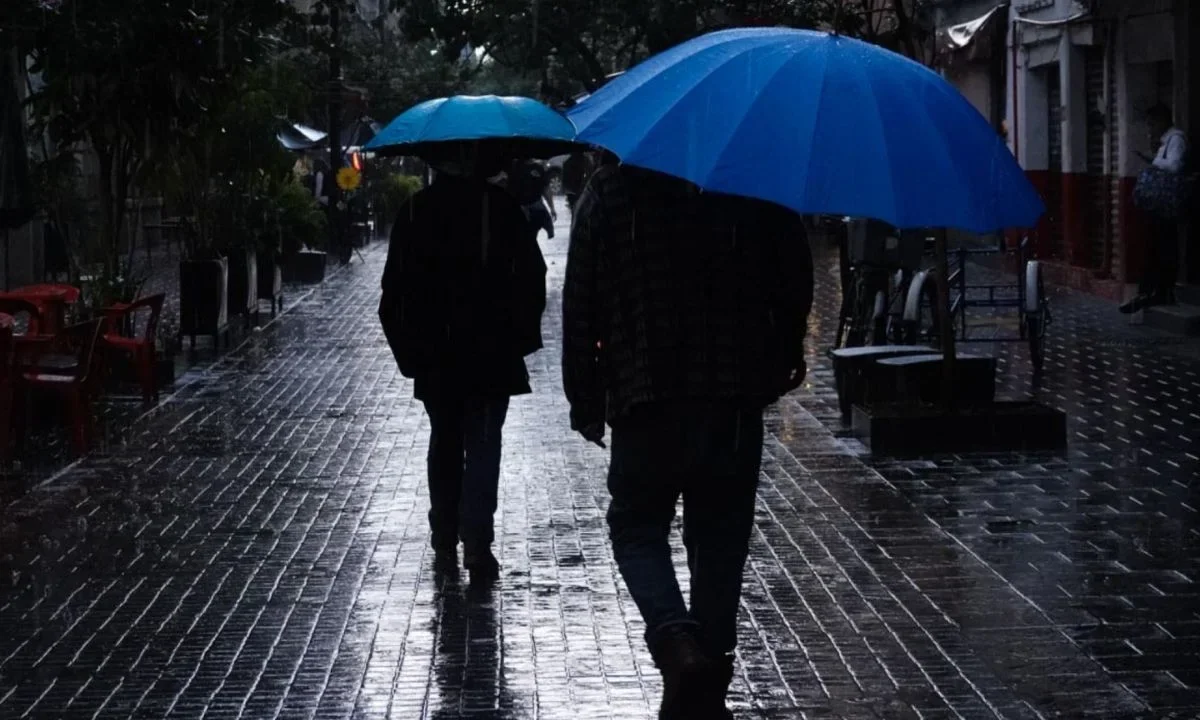 La SGIRPC activó alerta naranja por persistencia de lluvias fuertes en 2 alcaldías de la CDMX.