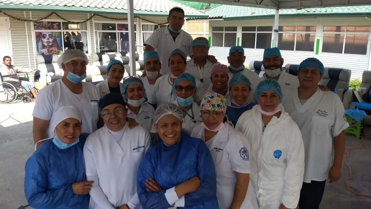 Alumnos de la Escuela Técnica Profesional en Podología siguen sin poder ejercer legalmente por retrasos en la entrega de títulos y cédulas.