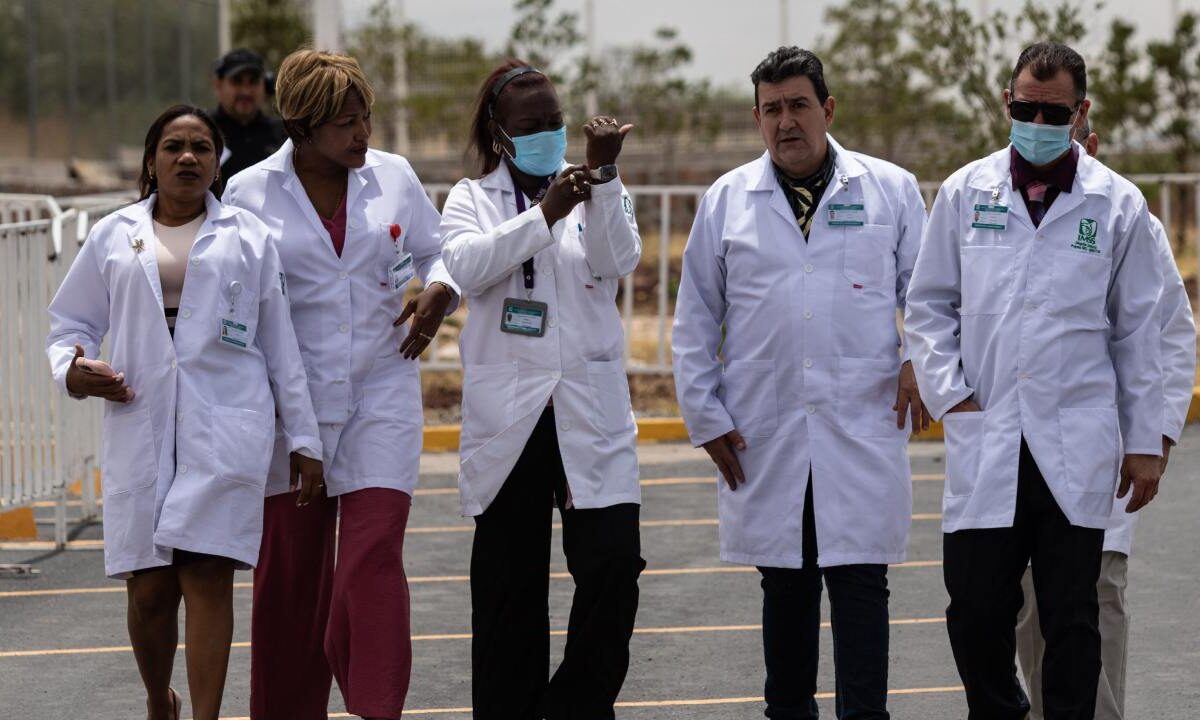 EU impondrá restricciones a visas de funcionarios de Centroamérica por explotación de médicos cubanos