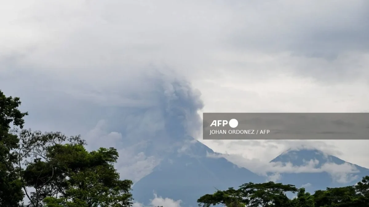 Más de 500 personas fueron evacuadas por la erupción del Volcán de Fuego en Guatemala, ubicado a 35 kilómetros de la capital.