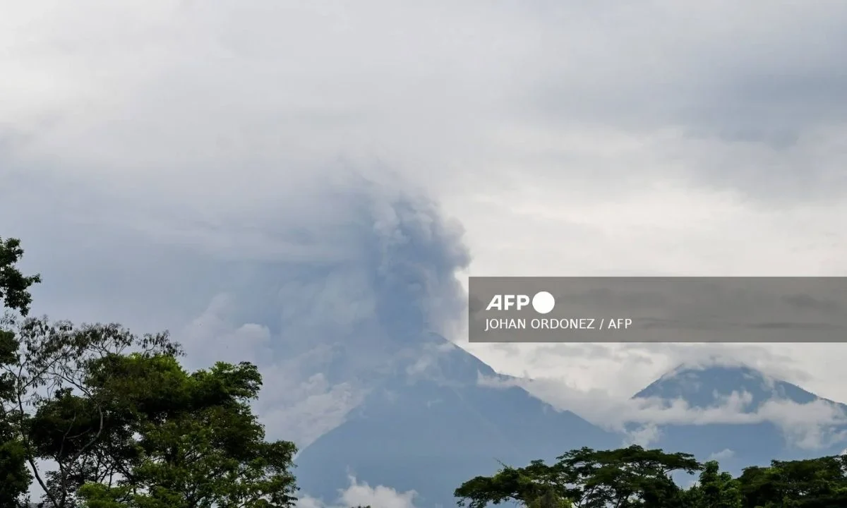 Más de 500 personas fueron evacuadas por la erupción del Volcán de Fuego en Guatemala, ubicado a 35 kilómetros de la capital.