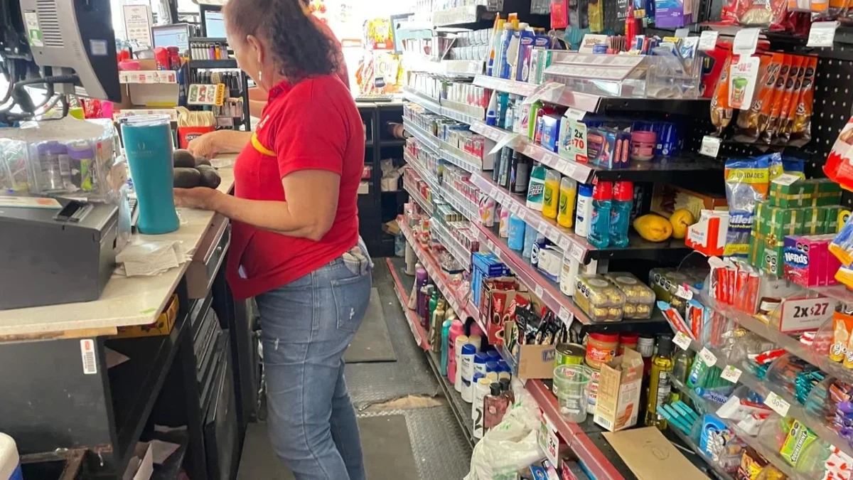 En el Oxxo de avenida Fonatur los trabajadores desconocen el derecho al que tienen acceso con la nueva legislación.