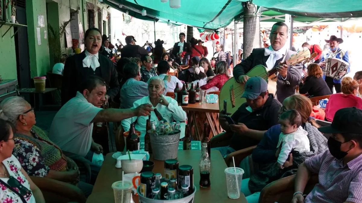 Los mexicanos prefieren regalos prácticos y funcionales para el Día del Padre, siendo las prendas de vestir, como zapatos, camisas.