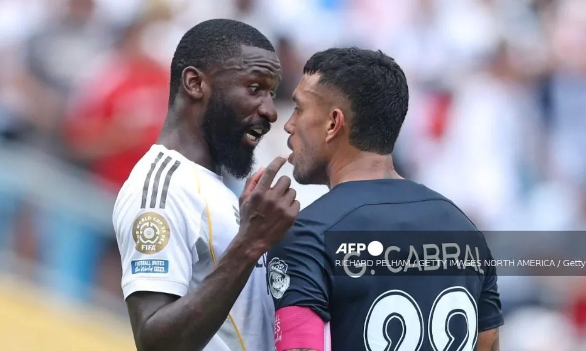 FIFA abre investigación por presunto insulto racial del capitán del Pachuca contra Antonio Rüdiger.