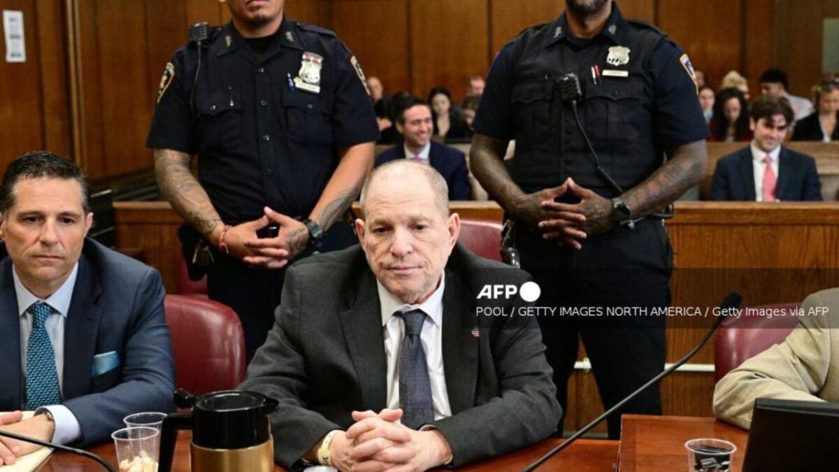 Fiscal cierra alegatos en caso del exproductor de cine Harvey Weinstein.