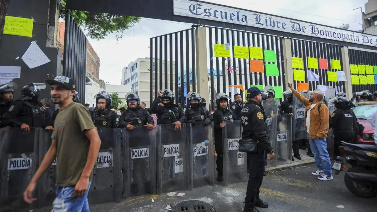 La Fiscalía de la CDMX investiga el origen de los cadáveres hallados en Escuela de Homeopatía, ubicada en Peralvillo.