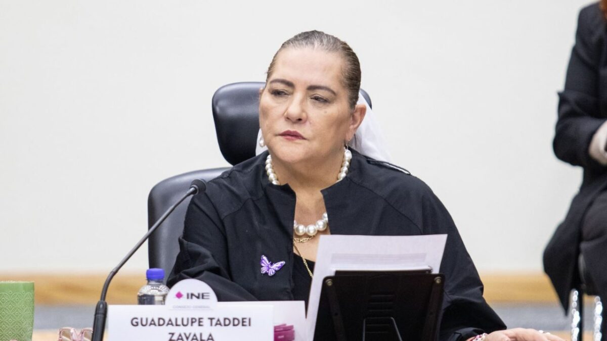 Fue una cortesía, señala Guadalupe Taddei sobre presencia de militares en el INE.
