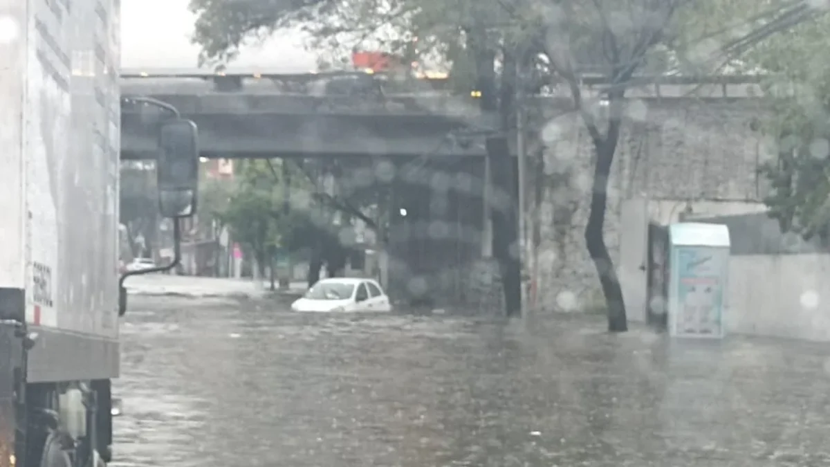 Fuertes lluvias dejan afectaciones en varios municipios del Estado de México.