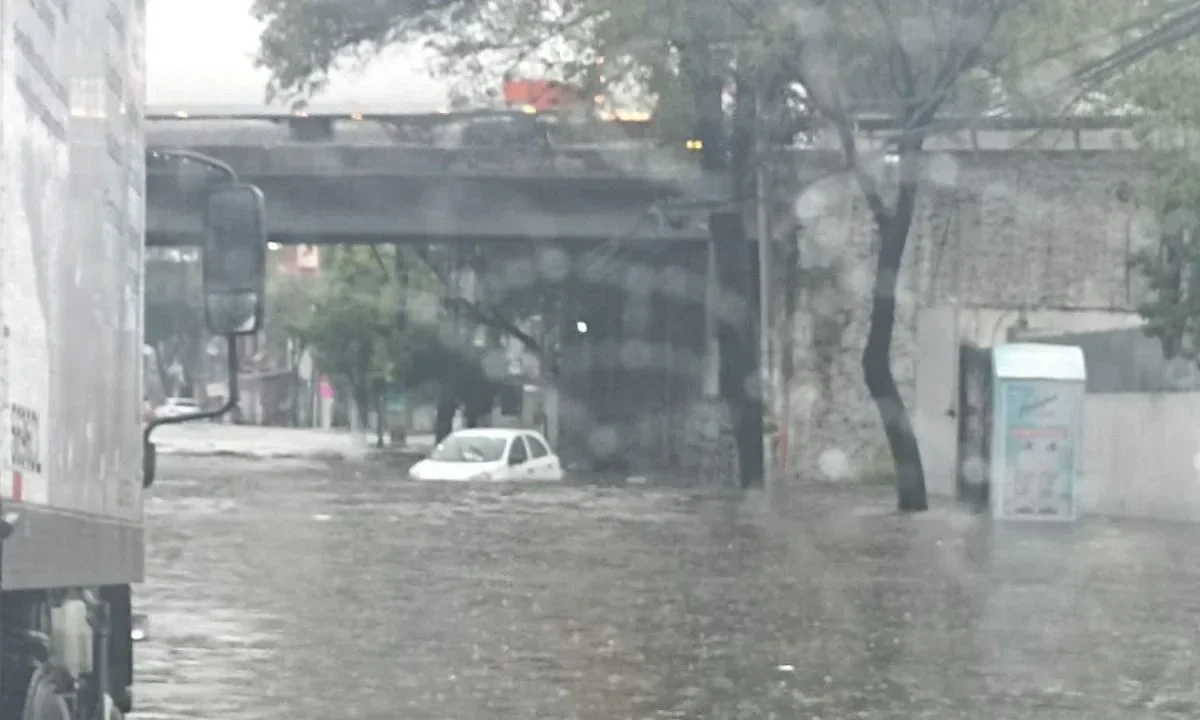Fuertes lluvias dejan afectaciones en varios municipios del Estado de México.