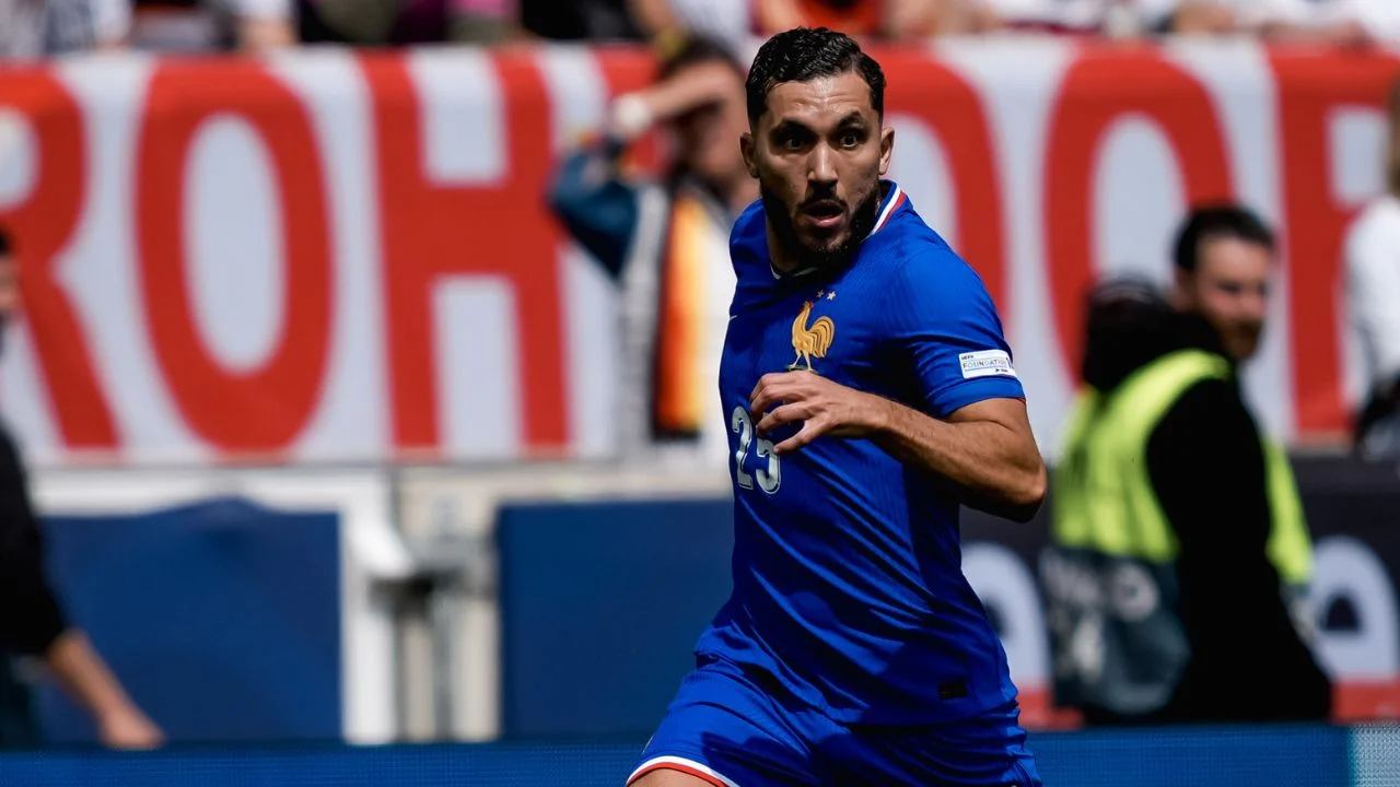 El mediapunta francés, Rayan Cherki, es el nuevo refuerzo del Manchester City de Pep Guardiola, luego de una temporada sin triunfos. 