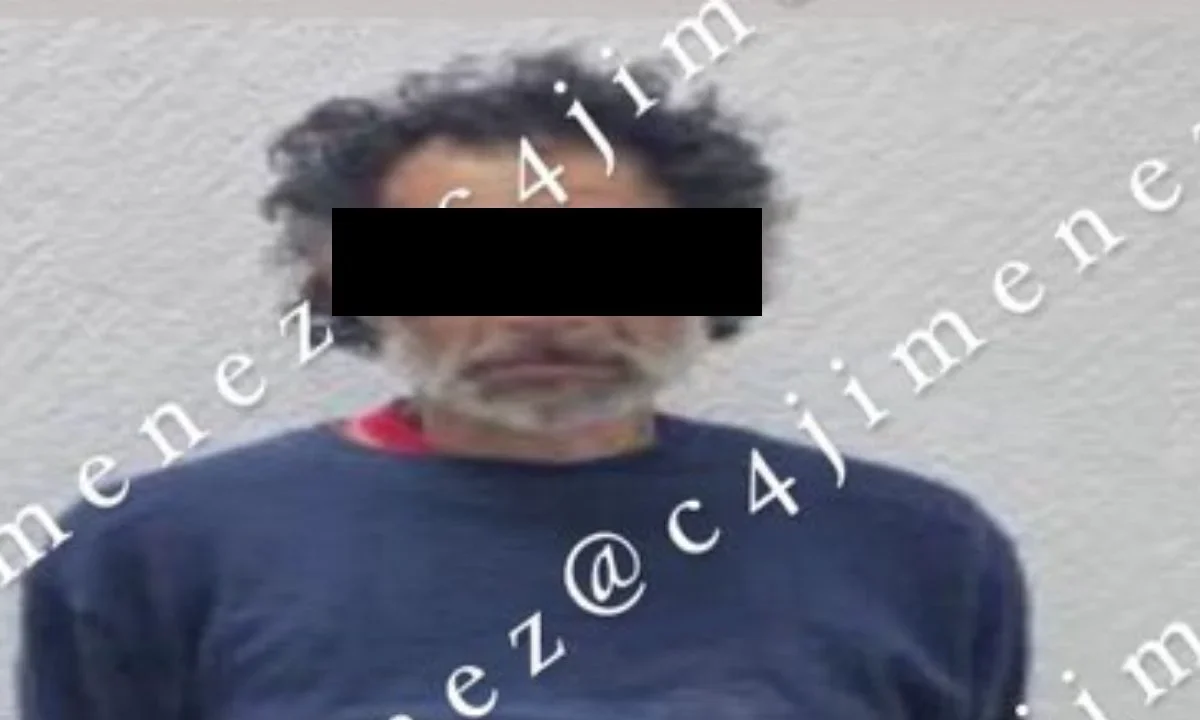 Detienene a hombre por pasear a su madre sin vida