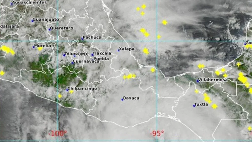 El huracán Erick está cerca de tocar tierra y ya hay cancelación de vuelos, suspensión de clases y alertas en algunos estados.