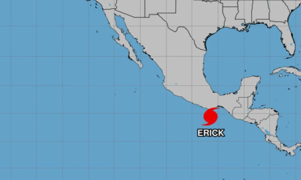 Huracán "Erick" se fortalece y ya es categoría 2