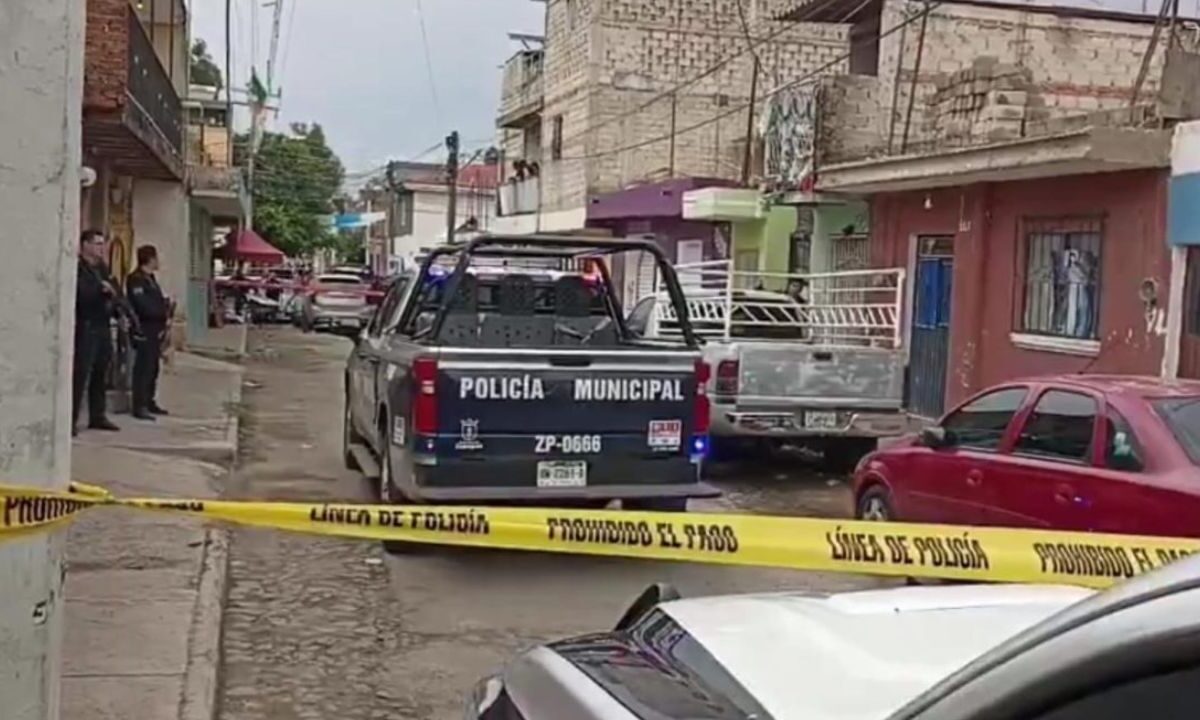 Al descender de su automóvil un hombre fue ejecutado en el municipio de Zapopan, Jalisco. De acuerdo con las autoridades, era de origen sinaloense y realizaba funciones como catedrático y abogado de la Universidad Autónoma de Sinaloa.