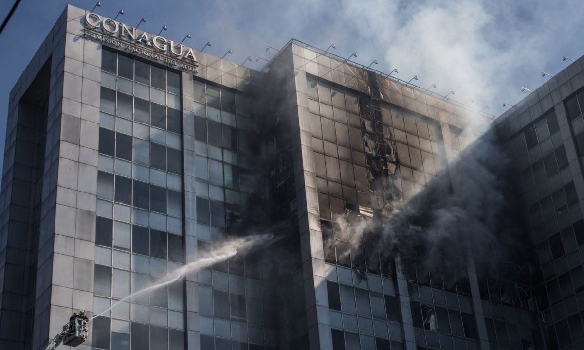 En diciembre del año pasado, el Gobierno capitalino presentó una estrategia para evitar y erradicar los incendios en casa habitación por cortocircuitos o fugas de gas, ya que son las principales causas de estos siniestros.
