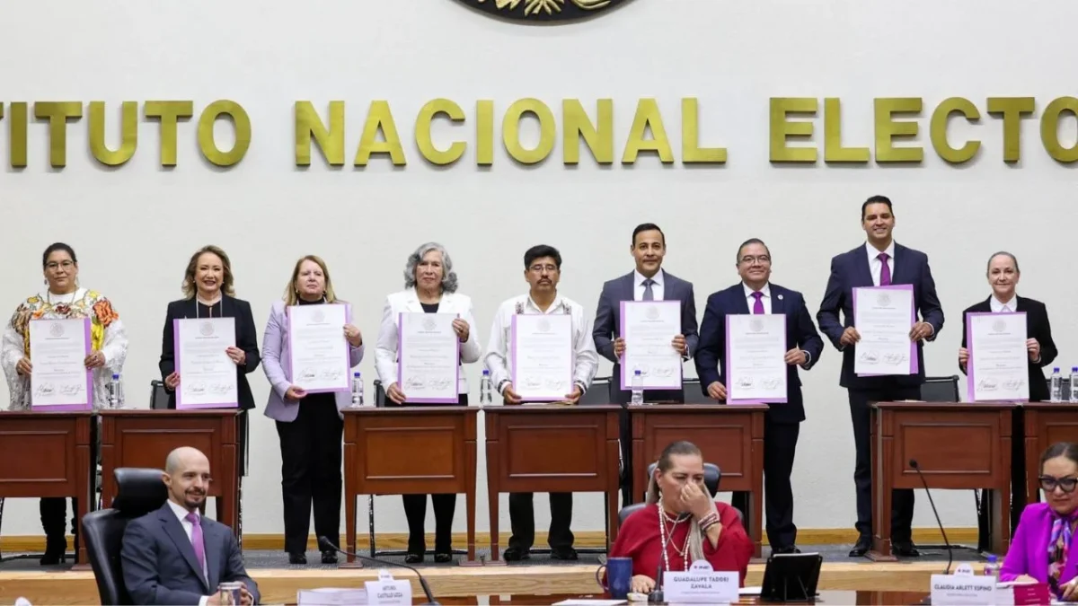 El INE entregó la constancia a los ministros elegidos mediante el voto popular y formarán parte de la SCJN.