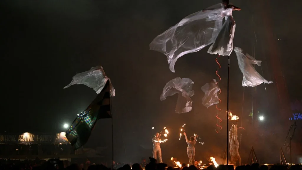 Inició Glastonbury entre controversias. Noticias en tiempo real