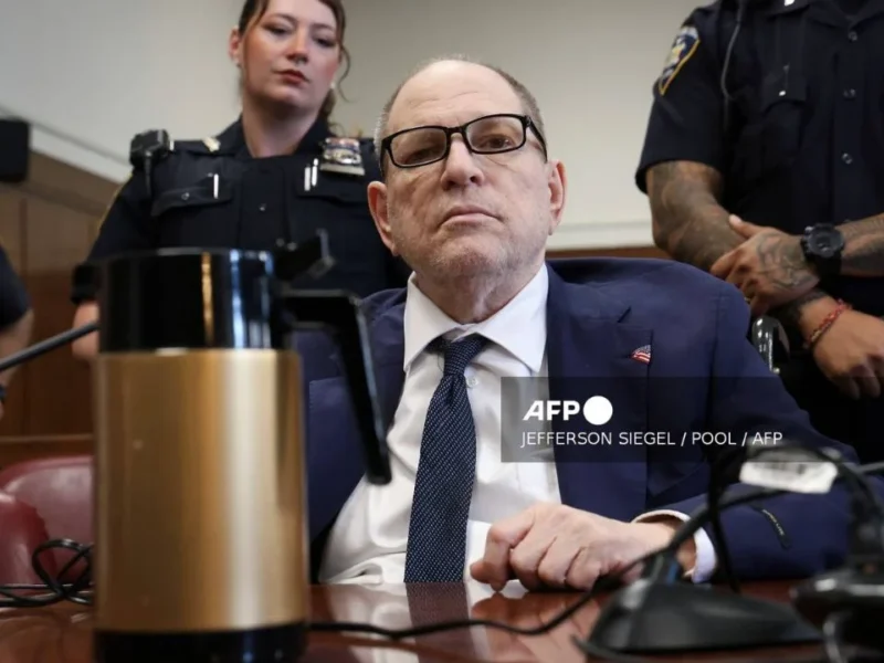 Juez anula juicio por cargo de violación de Harvey Weinstein