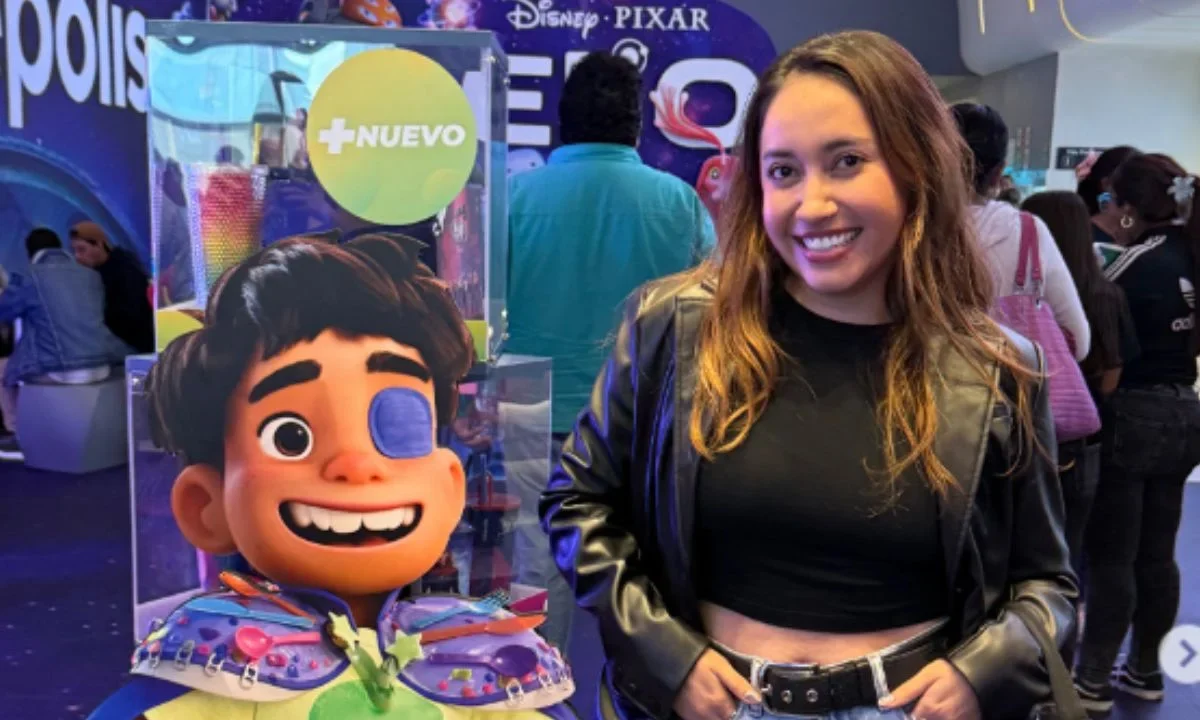 Katya Echazarreta fue elegida entre más de 7 mil aspirantes de más de 100 países para convertirse en la primera mujer nacida en México en viajar al espacio, el 4 de junio de 2022, con la misión Blue Origin NS-21.