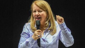 Loretta Ortiz reconoció que tiene un doble compromiso y aseguró que la certeza jurídica está garantizada.