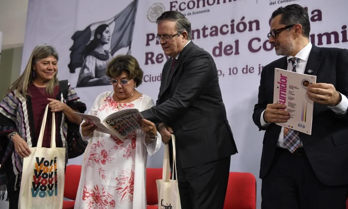 La Profeco anunció que la versión en papel de la Revista del Consumidor se volverá a imprimir.