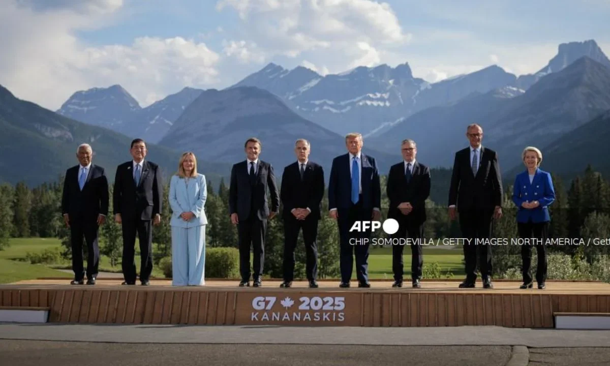 Postal de los líderes de la cumbre G7.