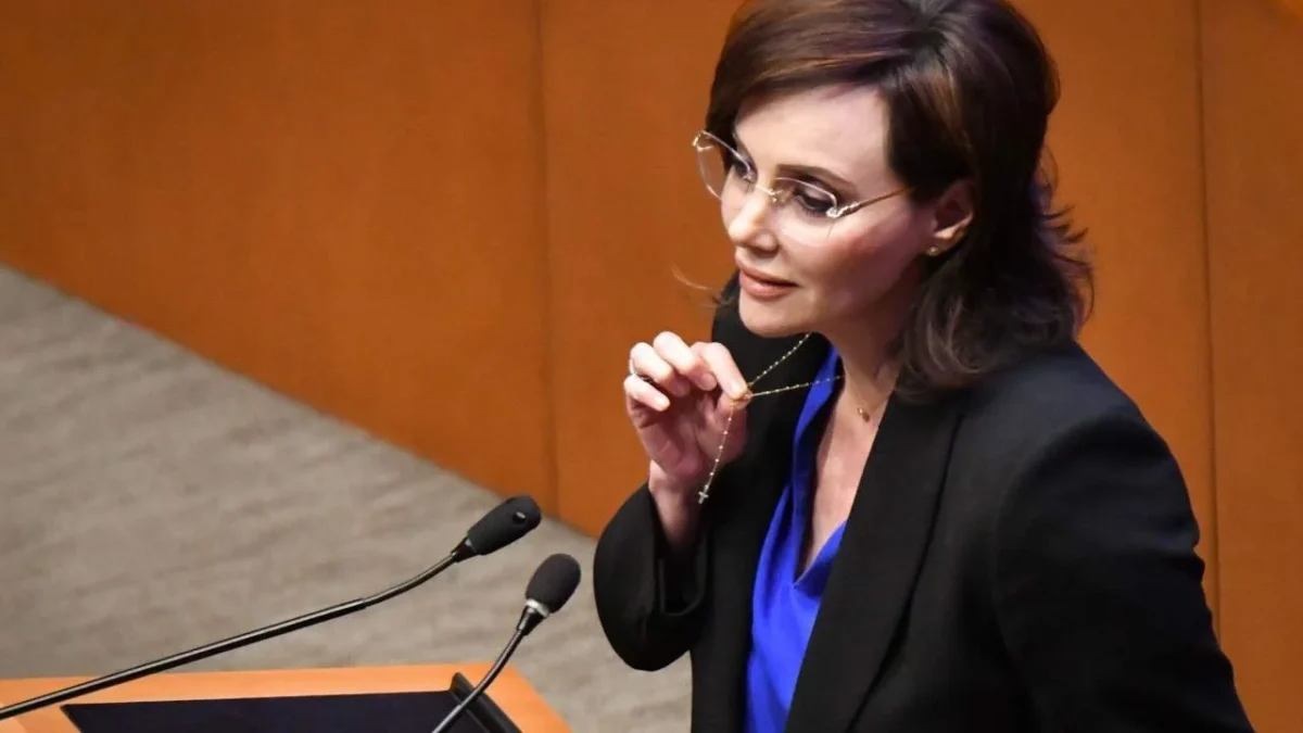Causa polémica Lilly Téllez frente a comunidad LGBT+