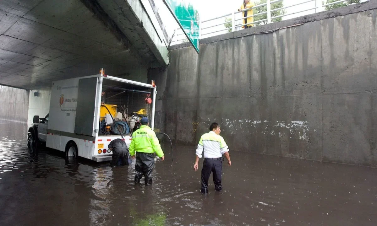 Las lluvias de este 26 de junio dejó encharcamientos en distintas vías de la CDMX, provocando afectación a la circulación.