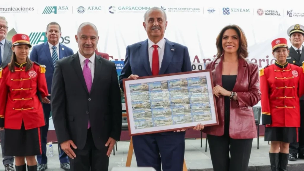 En el marco del 60 aniversario de ASA, la Lotería Nacional y la SICT develaron el billete del Sorteo Especial No. 300.