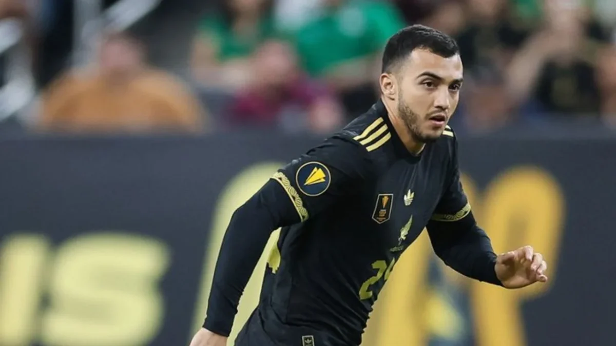 Luis Chávez sufre rotura de ligamento cruzado y es baja para la Copa Oro.