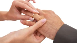 En Jalisco, una polémica propuesta de Morena en el Congreso local plantea legalizar el matrimonio temporal.