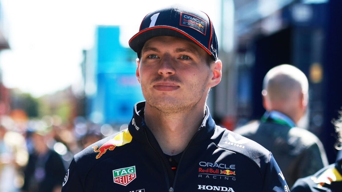 El neerlandés Max Verstappen sufrió una sanción por el inconveniente protagonizado con George Russell, las autoridades lo hallaron culpable.
