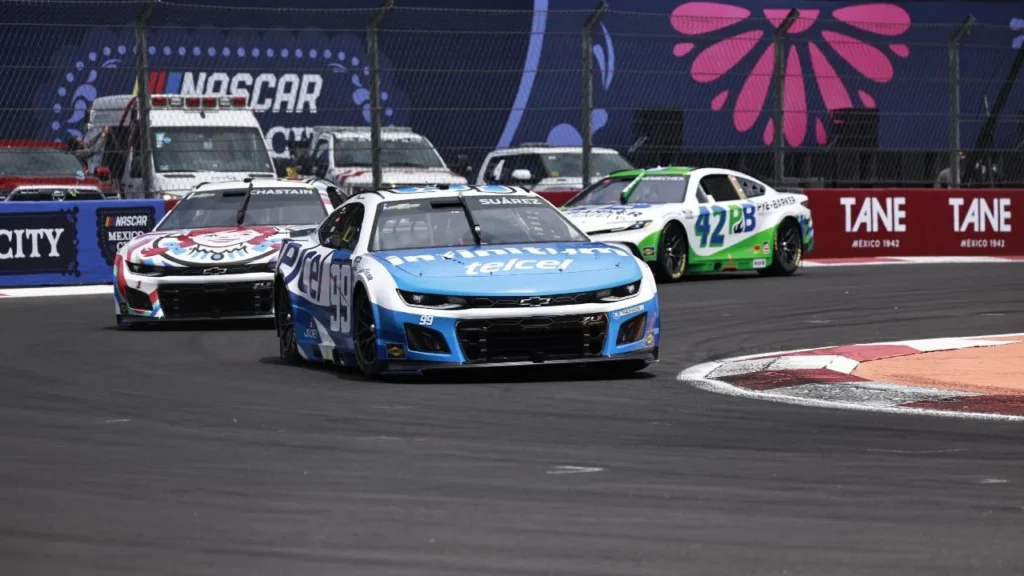 McDowell domina primera práctica de Nascar Cup Series en CDMX. Noticias en tiempo real