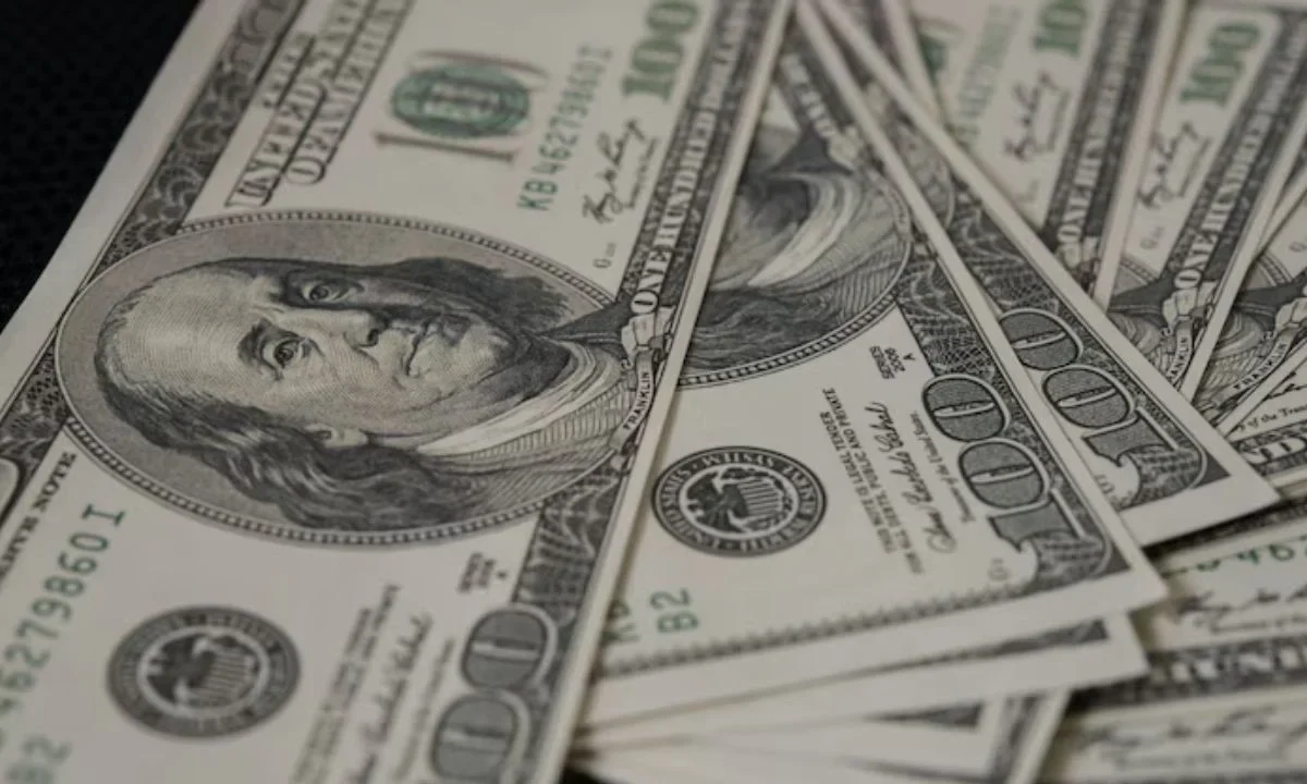 Hacienda informó que el Gobierno de México llevó a cabo una operación por 6 mil 800 millones de dólares en mercados internacionales.
