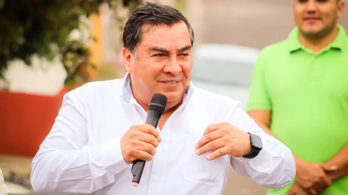 Asesinan al presidente municipal de Tacámbaro, Salvador Bastida García, y a su escolta.