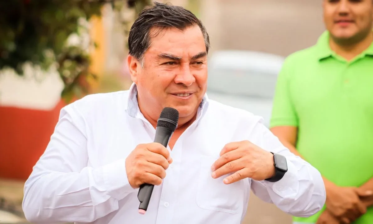 Asesinan al presidente municipal de Tacámbaro, Salvador Bastida García, y a su escolta.