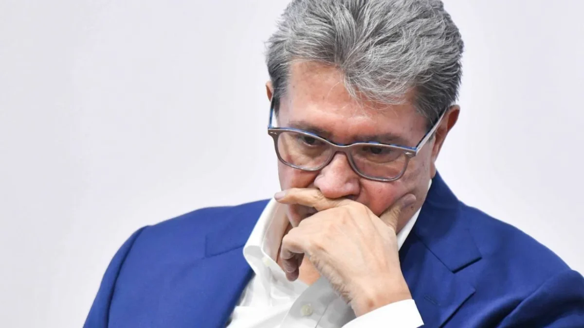 Ricardo Monreal pidió mesura a morenistas en comentarios contra las redadas en Estados Unidos.
