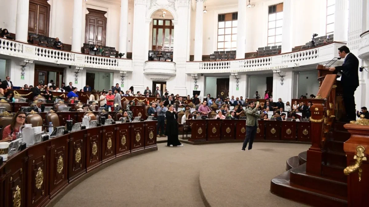 Morena CDMX condena redadas antimigrantes en EU, pide no caer en provocaciones