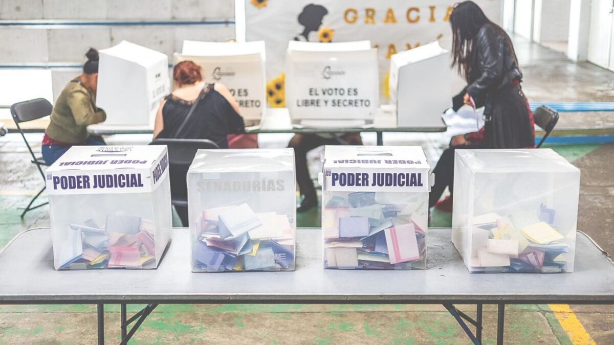 Pasó de gobernador 87 alcaldías veracruzanas en 2021, a 71 este 2025; crecimiento de MC desplaso al partido Morena.